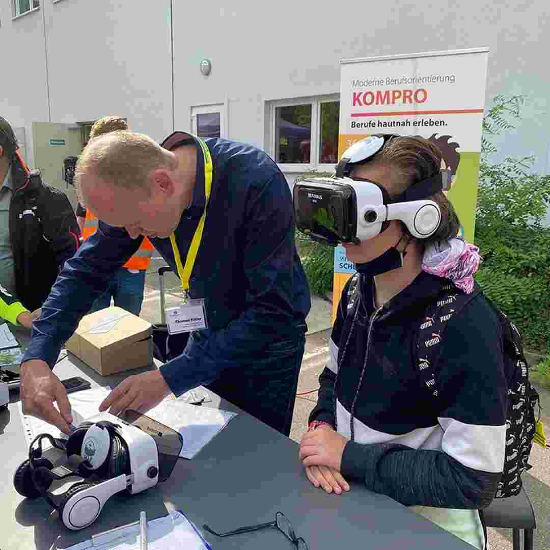 GP Baumaschinen-Erlebnistag 2022 Moderne Berufsorientierung mit VR-Brillen