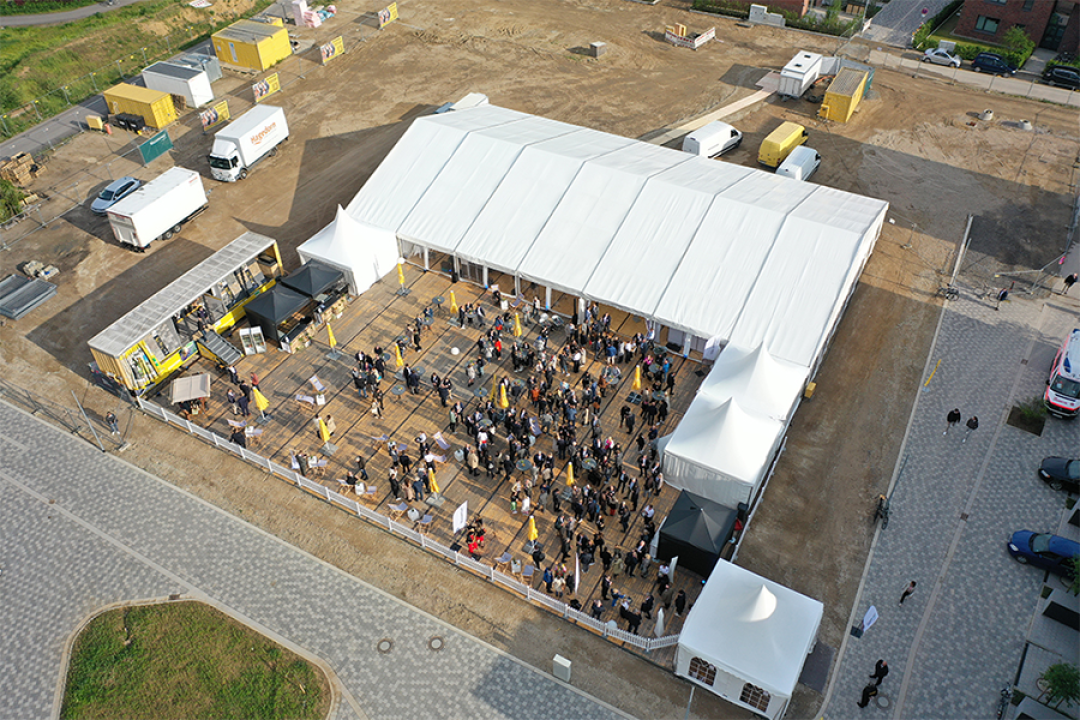 Auftakt-Event 'Wasserstadt meets Real Estate Arena' Festzelt in der Wasserstadt Limmer mit über 500 Besuchern